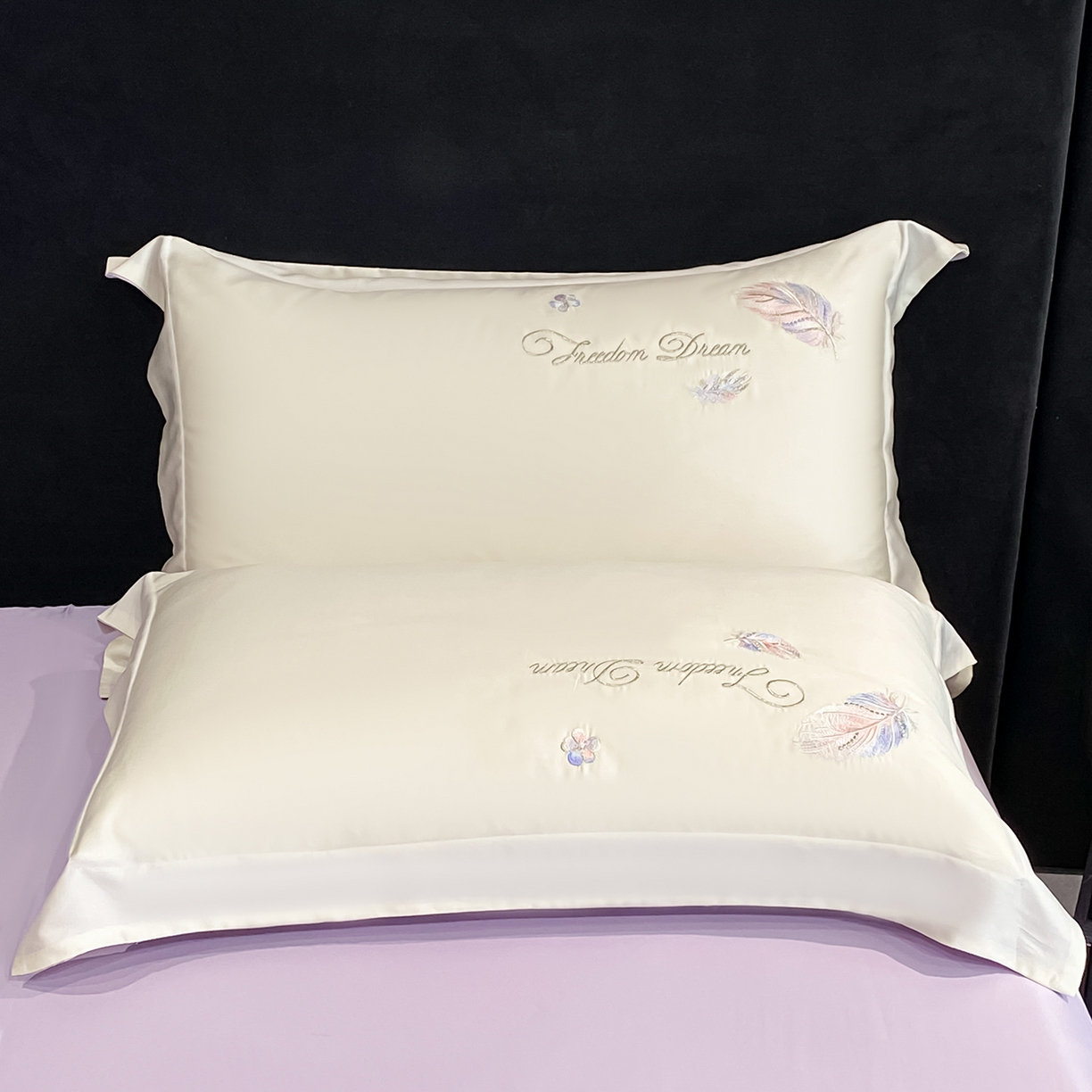 91家纺网 家纺一手货源 找家纺 置顶家纺 2026新款星羽-水洗天丝夏被刺绣樱桃夏凉被空调被刺绣四件套 星羽-白+香芋紫