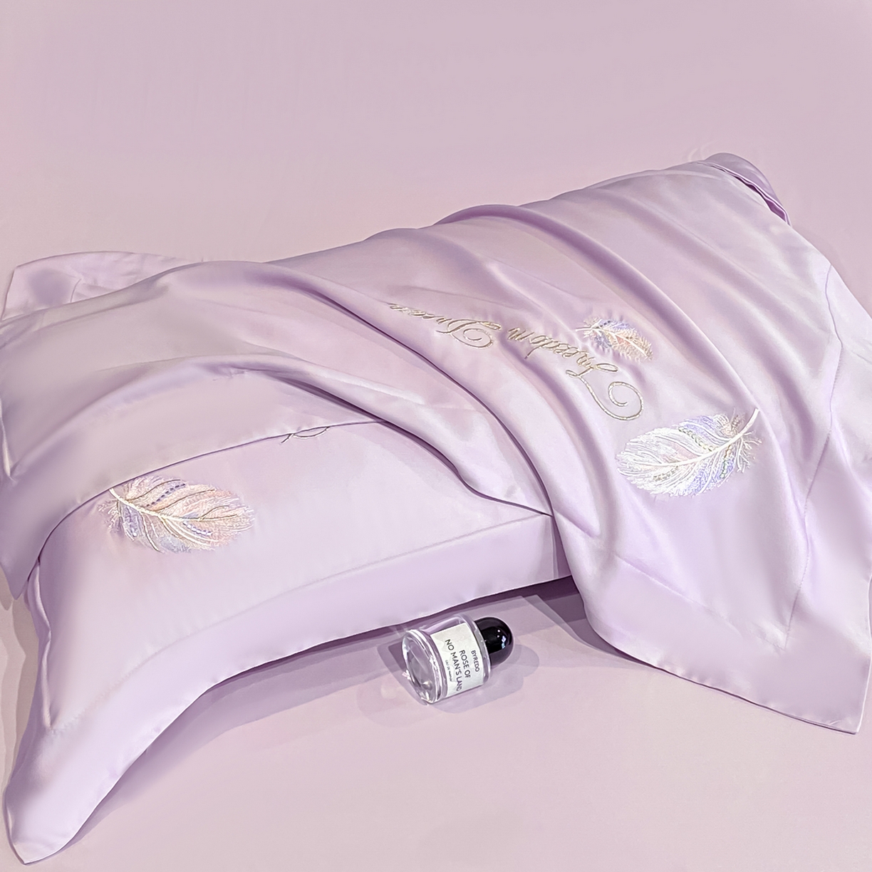 91家纺网 家纺一手货源 找家纺 置顶家纺 2026新款星羽-水洗天丝夏被刺绣樱桃夏凉被空调被刺绣四件套 星羽-香芋紫