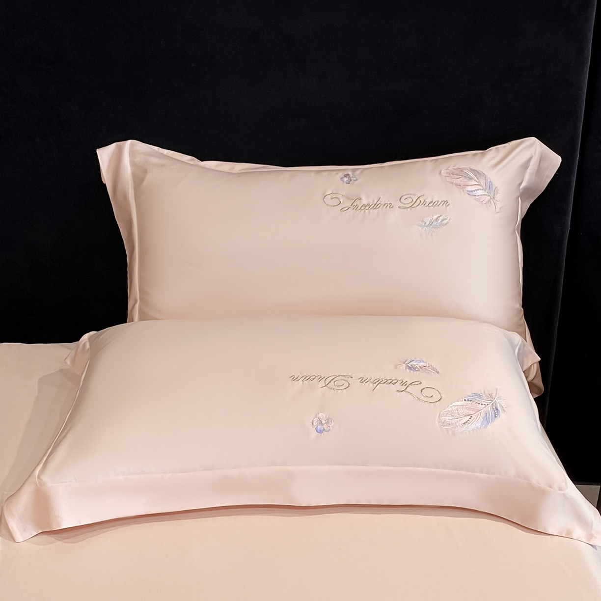 91家纺网 家纺一手货源 找家纺 置顶家纺 2026新款星羽-水洗天丝夏被刺绣樱桃夏凉被空调被刺绣四件套 星羽-粉色