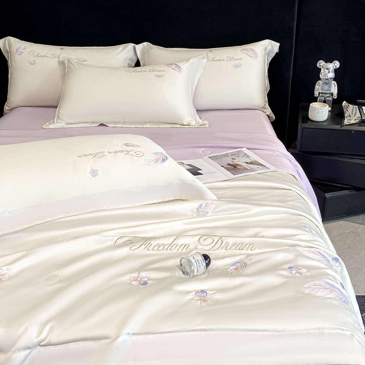 91家纺网 家纺一手货源 找家纺 置顶家纺 2026新款星羽-水洗天丝夏被刺绣樱桃夏凉被空调被刺绣四件套 星羽-白+香芋紫