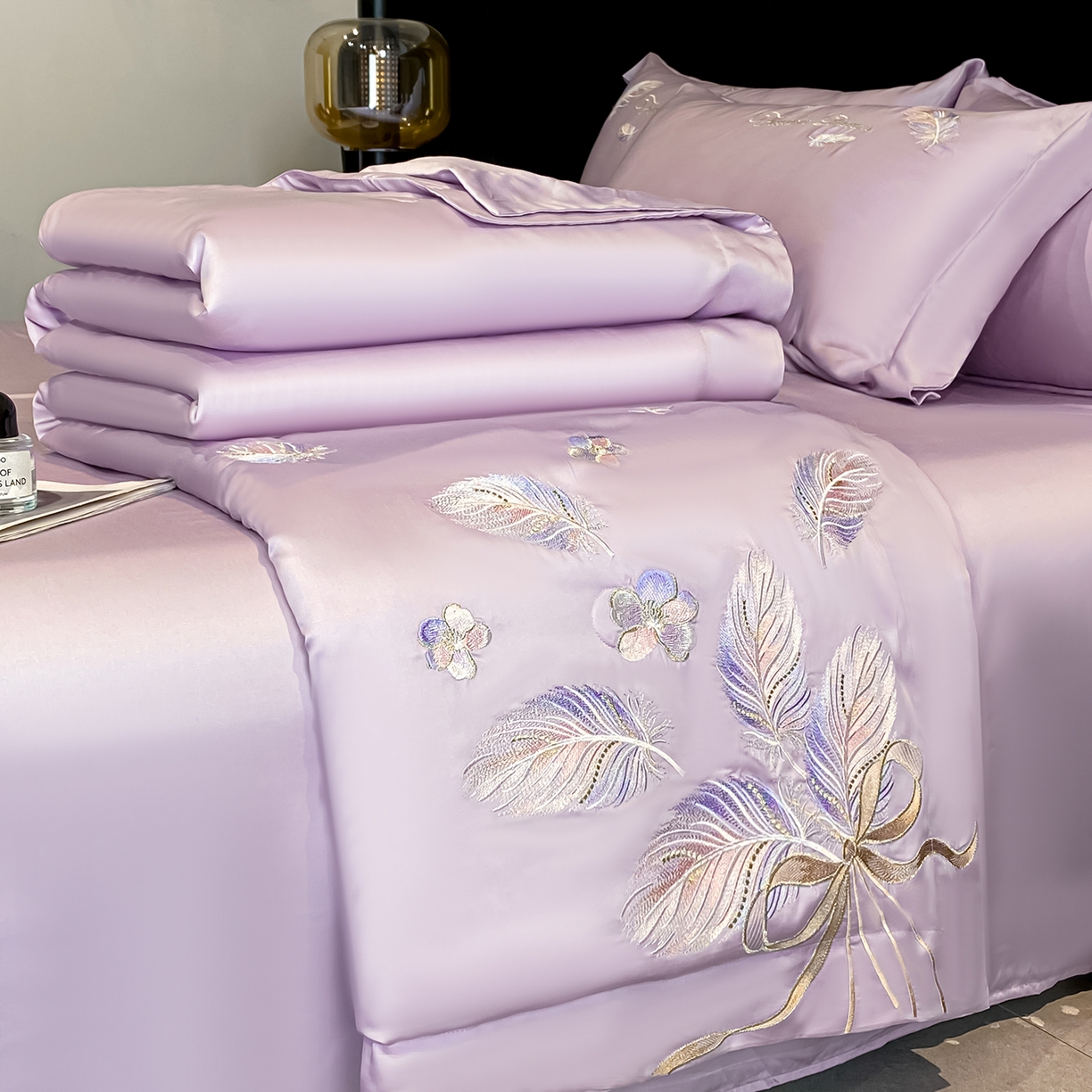 91家纺网 家纺一手货源 找家纺 置顶家纺 2026新款星羽-水洗天丝夏被刺绣樱桃夏凉被空调被刺绣四件套 星羽-香芋紫