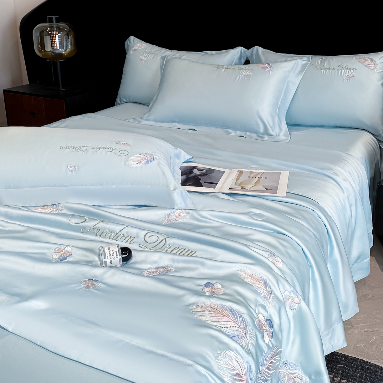 91家纺网 家纺一手货源 找家纺 置顶家纺 2026新款星羽-水洗天丝夏被刺绣樱桃夏凉被空调被刺绣四件套 星羽-天蓝