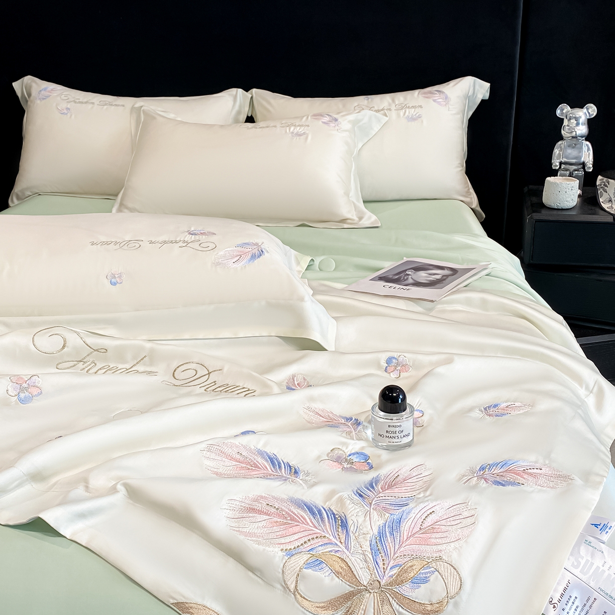 91家纺网 家纺一手货源 找家纺 置顶家纺 2026新款星羽-水洗天丝夏被刺绣樱桃夏凉被空调被刺绣四件套 星羽-白+繁星蓝