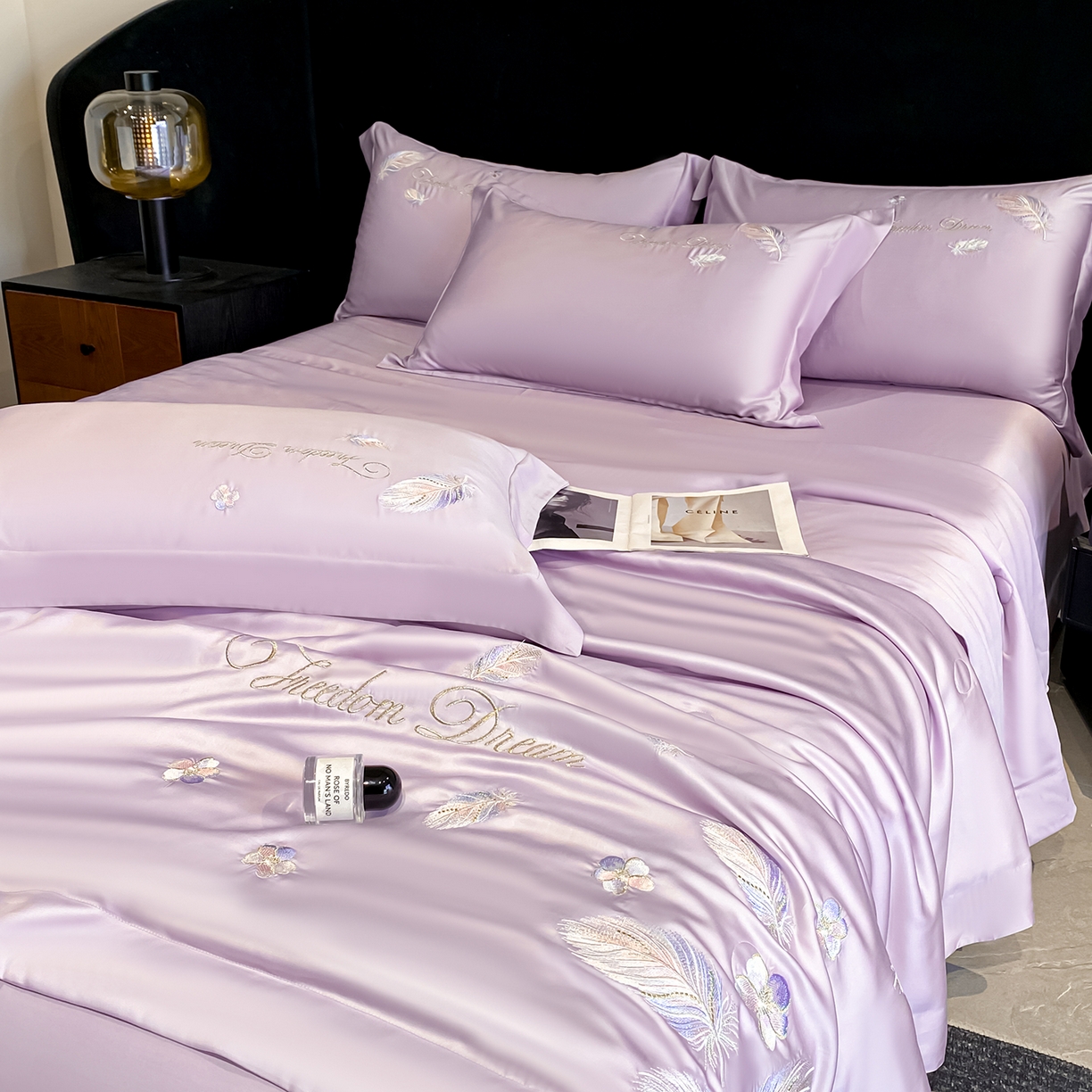 91家纺网 家纺一手货源 找家纺 置顶家纺 2026新款星羽-水洗天丝夏被刺绣樱桃夏凉被空调被刺绣四件套 星羽-香芋紫