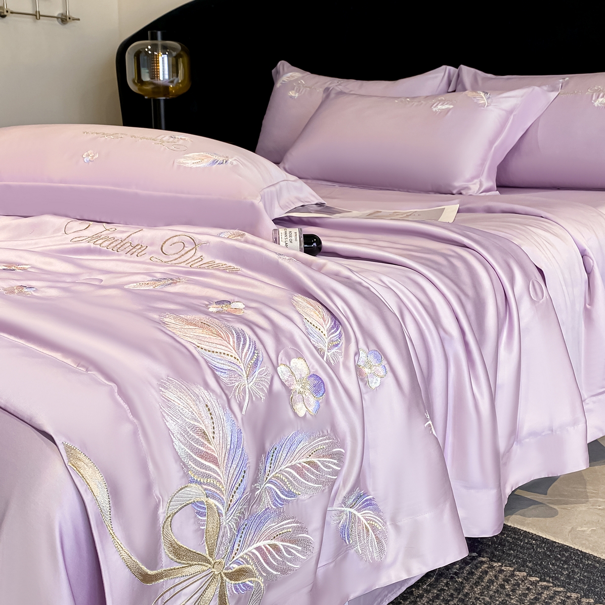 91家纺网 家纺一手货源 找家纺 置顶家纺 2026新款星羽-水洗天丝夏被刺绣樱桃夏凉被空调被刺绣四件套 星羽-香芋紫