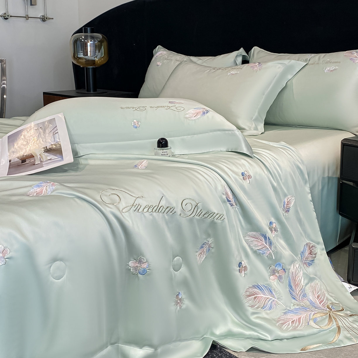 91家纺网 家纺一手货源 找家纺 置顶家纺 2026新款星羽-水洗天丝夏被刺绣樱桃夏凉被空调被刺绣四件套 星羽-繁星蓝