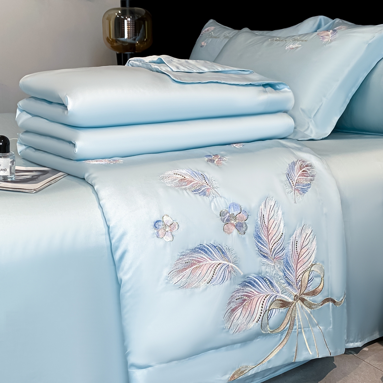 91家纺网 家纺一手货源 找家纺 置顶家纺 2026新款星羽-水洗天丝夏被刺绣樱桃夏凉被空调被刺绣四件套 星羽-天蓝