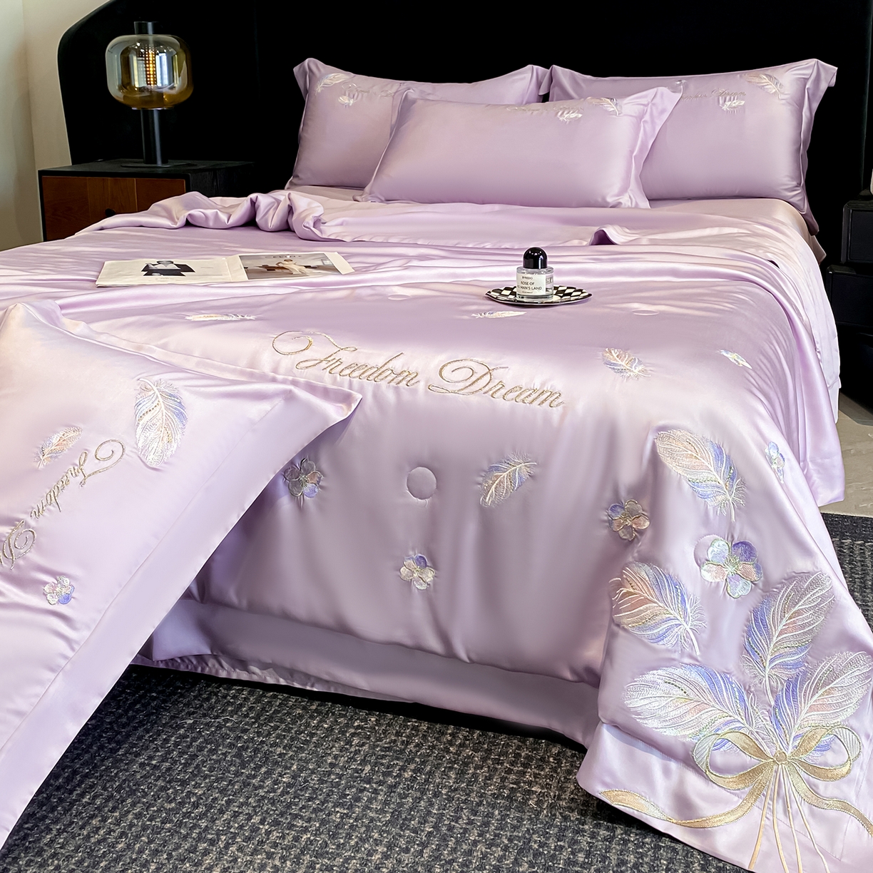 91家纺网 家纺一手货源 找家纺 置顶家纺 2026新款星羽-水洗天丝夏被刺绣樱桃夏凉被空调被刺绣四件套 星羽-香芋紫