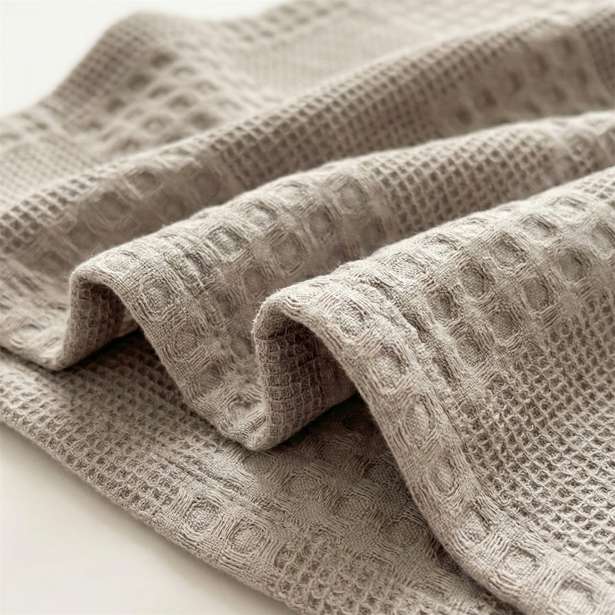 91家纺网 家纺一手货源 找家纺 娇兰毛巾 2026新款7a抗菌全棉安心棉毯盖毯艾格纱布毛巾被 浅灰