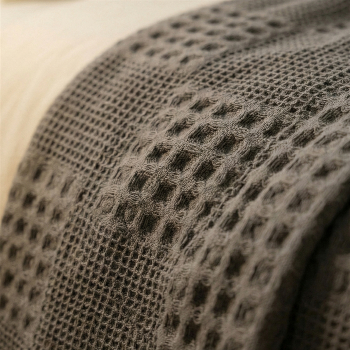 91家纺网 家纺一手货源 找家纺 娇兰毛巾 2026新款7a抗菌全棉安心棉毯盖毯艾格纱布毛巾被 深灰