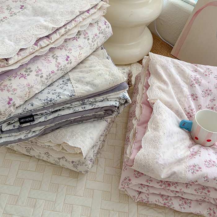 91家纺网 家纺一手货源 找家纺 铺尚美家纺 2026春夏新款古法水洗云感棉夏被四件套全棉花边印花夏凉被空调被 组合图仅供参考不可下单