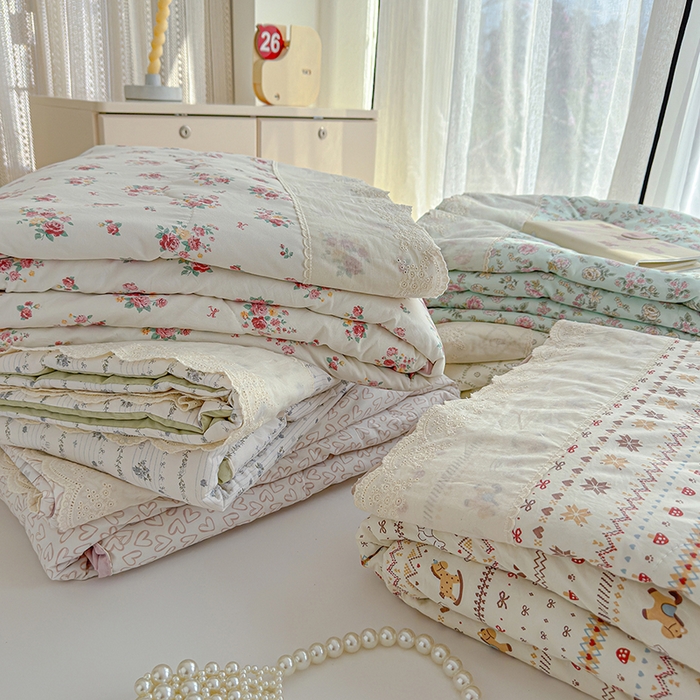 91家纺网 家纺一手货源 找家纺 铺尚美家纺 2026春夏新款古法水洗云感棉夏被四件套全棉花边印花夏凉被空调被 组合图仅供参考不可下单