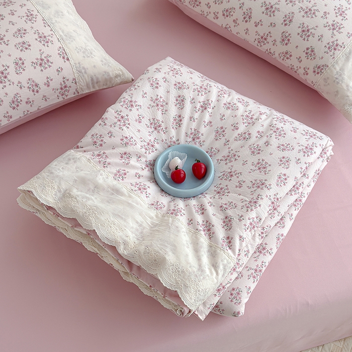 91家纺网 家纺一手货源 找家纺 铺尚美家纺 2026春夏新款古法水洗云感棉夏被四件套全棉花边印花夏凉被空调被 桃笺