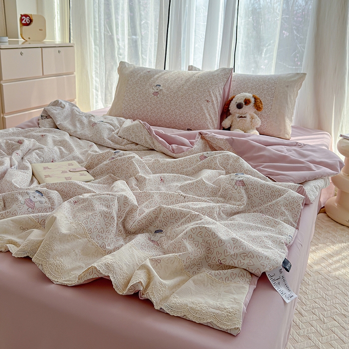 91家纺网 家纺一手货源 找家纺 铺尚美家纺 2026春夏新款古法水洗云感棉夏被四件套全棉花边印花夏凉被空调被 甜梦小狗