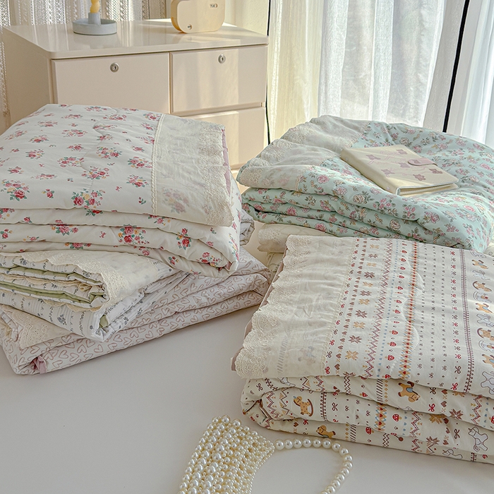 91家纺网 家纺一手货源 找家纺 铺尚美家纺 2026春夏新款古法水洗云感棉夏被四件套全棉花边印花夏凉被空调被 组合图仅供参考不可下单
