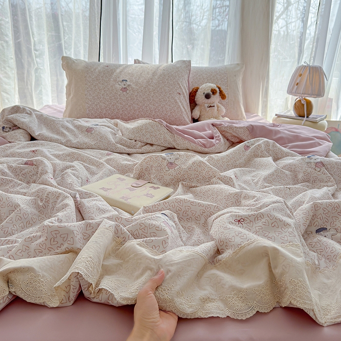 91家纺网 家纺一手货源 找家纺 铺尚美家纺 2026春夏新款古法水洗云感棉夏被四件套全棉花边印花夏凉被空调被 甜梦小狗