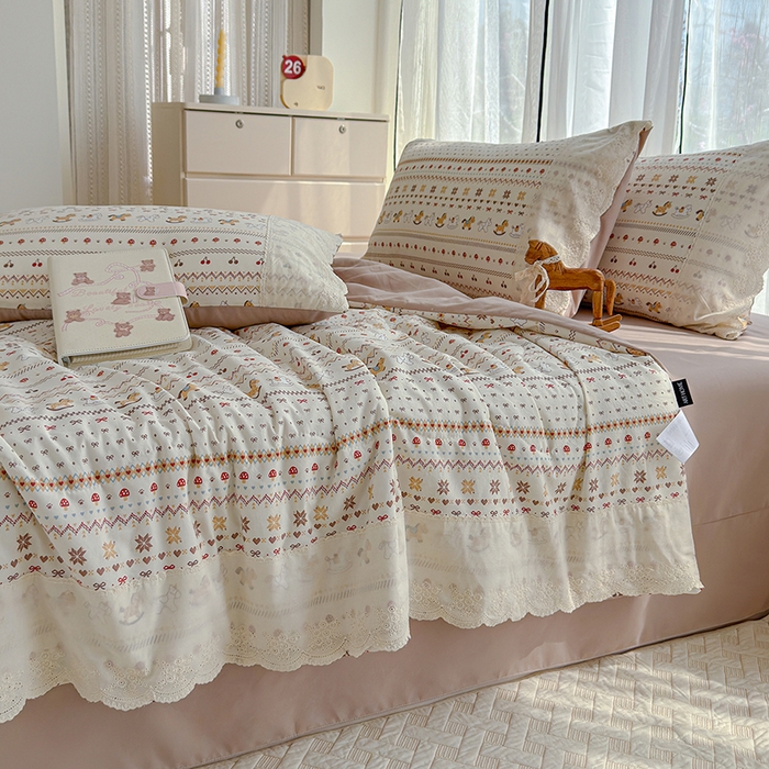 91家纺网 家纺一手货源 找家纺 铺尚美家纺 2026春夏新款古法水洗云感棉夏被四件套全棉花边印花夏凉被空调被 小马驹
