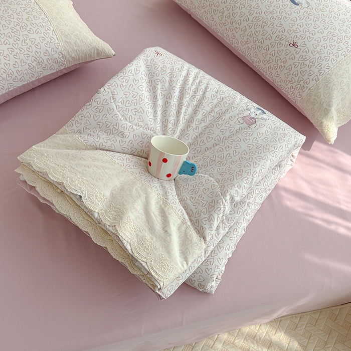 91家纺网 家纺一手货源 找家纺 铺尚美家纺 2026春夏新款古法水洗云感棉夏被四件套全棉花边印花夏凉被空调被 甜梦小狗