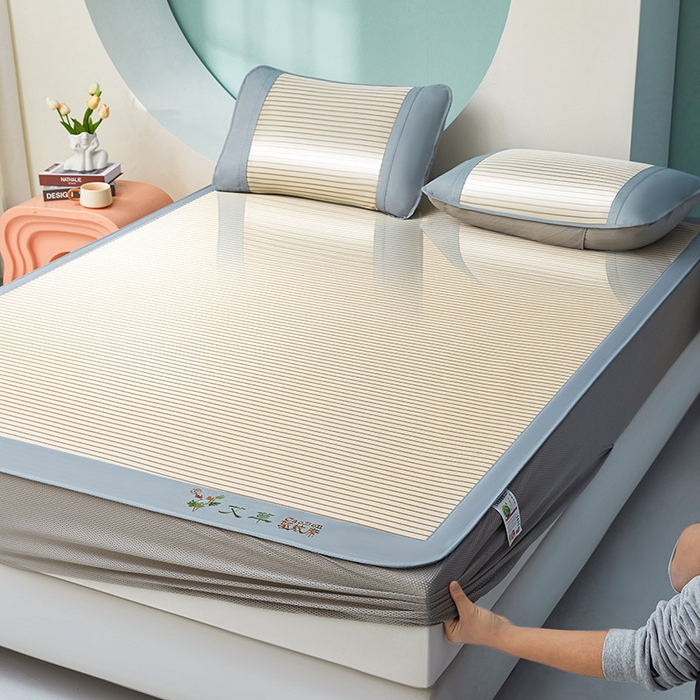 91家纺网 家纺一手货源 找家纺 （总）航途席业 2026新款刺绣可水洗碳光冰丝席宽包边无纺布冰丝席艾香系列