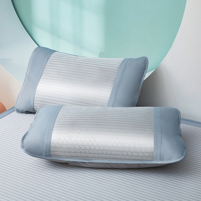 91家纺网 家纺一手货源 找家纺 航途席业 2026新款刺绣可水洗碳光冰丝席宽包边无纺布冰丝席艾香系列 艾香条纹床席款绅士灰