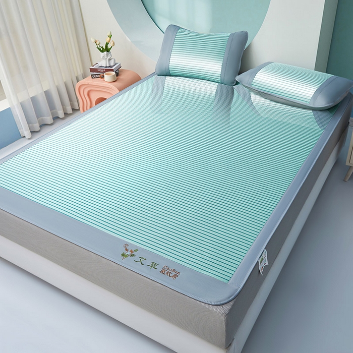 91家纺网 家纺一手货源 找家纺 航途席业 2026新款刺绣可水洗碳光冰丝席宽包边无纺布冰丝席艾香系列 艾香条纹床席款薄荷绿