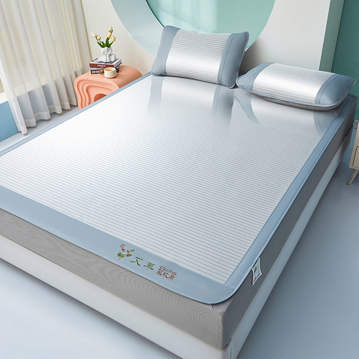 91家纺网 家纺一手货源 找家纺 航途席业 2026新款刺绣可水洗碳光冰丝席宽包边无纺布冰丝席艾香系列 艾香条纹床笠款绅士灰