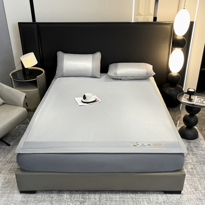 91家纺网 家纺一手货源 找家纺 （总）航途席业 2025新款凉席三明治刺绣可水洗碳光冰丝席宽包边艾香系列