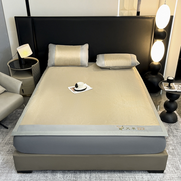 91家纺网 家纺一手货源 找家纺 （总）航途席业 2025新款凉席三明治刺绣可水洗碳光冰丝席宽包边艾香系列