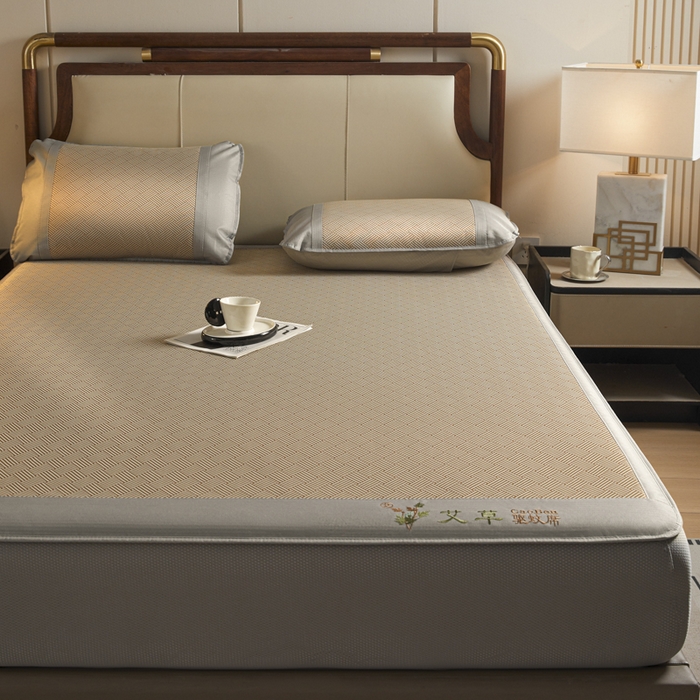 91家纺网 家纺一手货源 找家纺 航途席业 2025新款凉席三明治刺绣可水洗碳光冰丝席宽包边艾香系列 艾香冰丝床笠饼干-咖