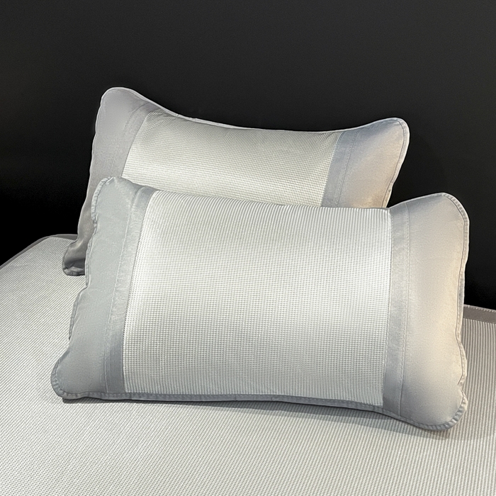 91家纺网 家纺一手货源 找家纺 航途席业 2025新款凉席三明治刺绣可水洗碳光冰丝席宽包边艾香系列 艾香千鸟格床笠款灰色