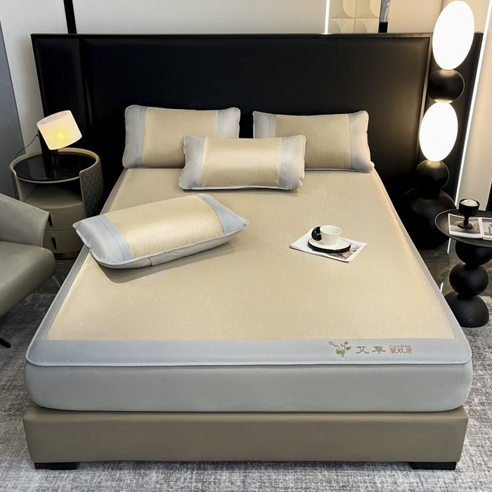 91家纺网 家纺一手货源 找家纺 航途席业 2025新款凉席三明治刺绣可水洗碳光冰丝席宽包边艾香系列 艾香千鸟格床笠款咖色