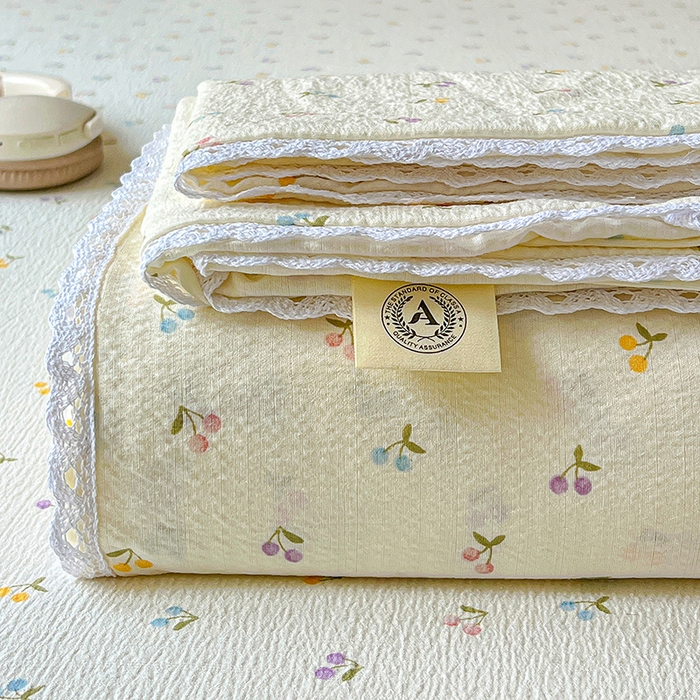 91家纺网 家纺一手货源 找家纺 水木坊 2025新款云感提花双层纱花边床单 小樱桃