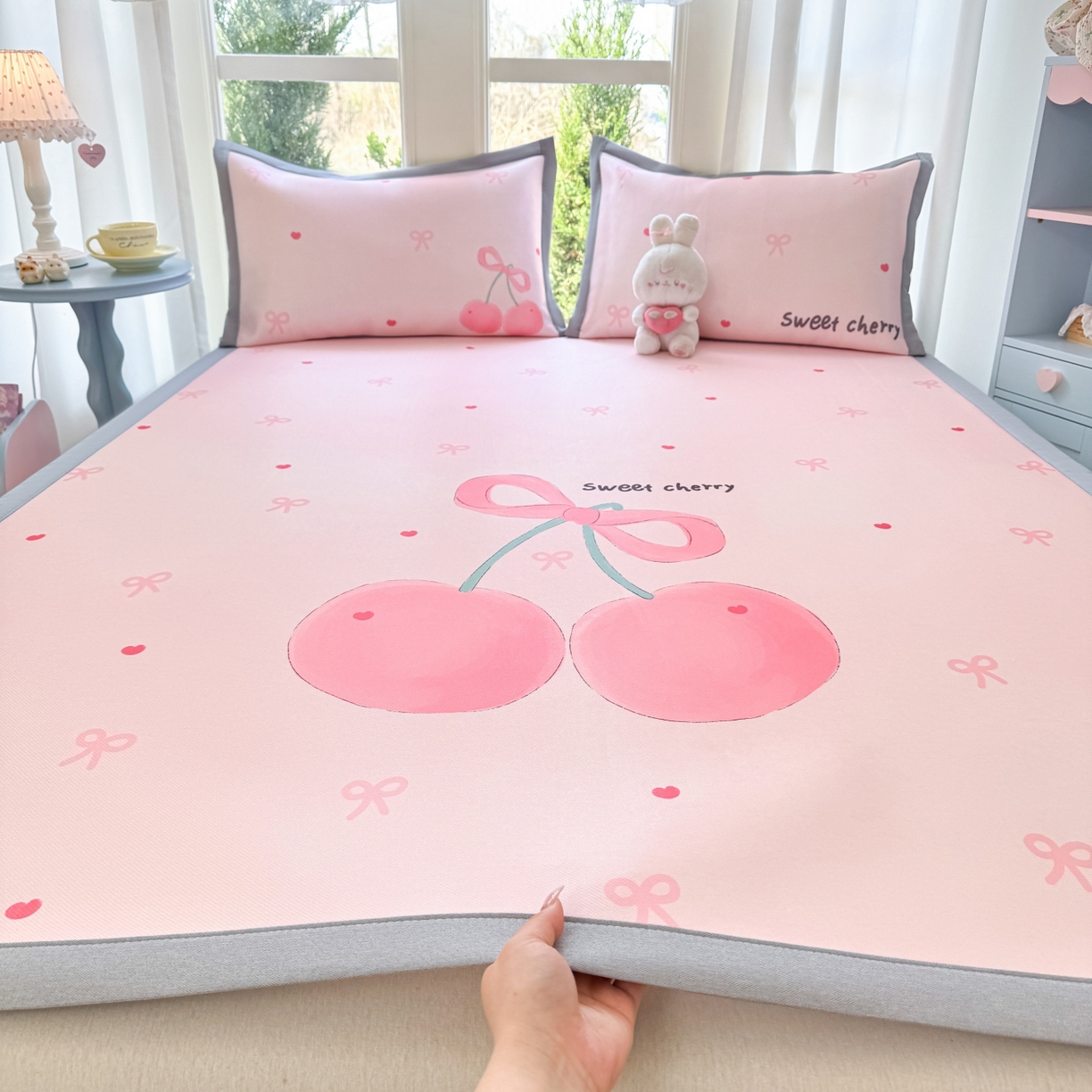 川悦生活 2026新款碳光冰丝大阪卡通凉席 小米樱桃