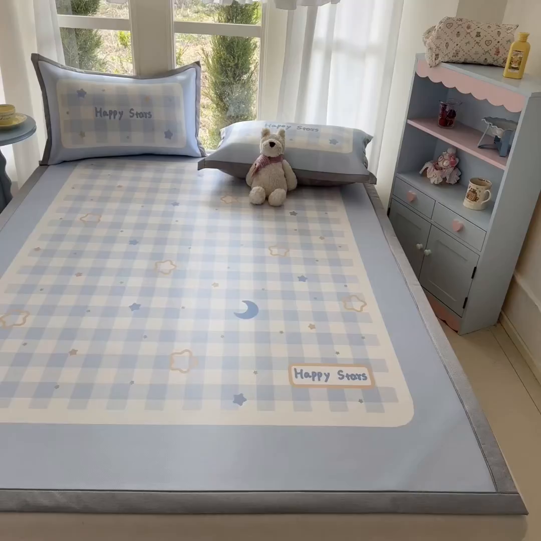 91家纺网 家纺一手货源 找家纺 川悦生活 2026新款碳光冰丝大阪卡通凉席 星星好梦