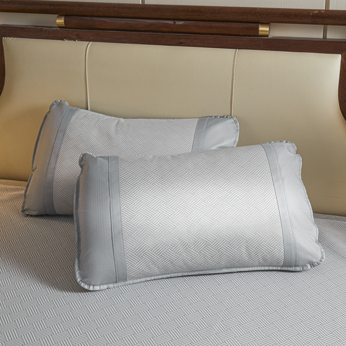 91家纺网 家纺一手货源 找家纺 航途席业 2025新款凉席三明治刺绣可水洗碳光冰丝席宽包边艾香系列 艾香冰丝席饼干-灰