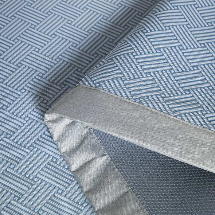 91家纺网 家纺一手货源 找家纺 航途席业 2025新款凉席三明治刺绣可水洗碳光冰丝席宽包边艾香系列 艾香冰丝席饼干-蓝