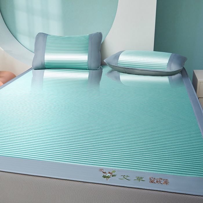 91家纺网 家纺一手货源 找家纺 航途席业 2025新款凉席三明治刺绣可水洗碳光冰丝席宽包边艾香系列 艾香条纹床席款薄荷绿