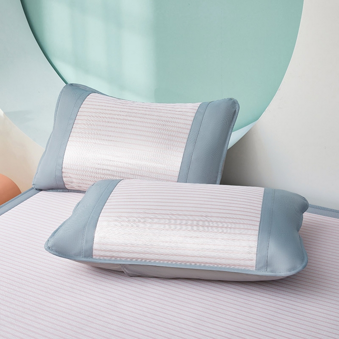 91家纺网 家纺一手货源 找家纺 航途席业 2025新款凉席三明治刺绣可水洗碳光冰丝席宽包边艾香系列 艾香条纹床席款树莓粉