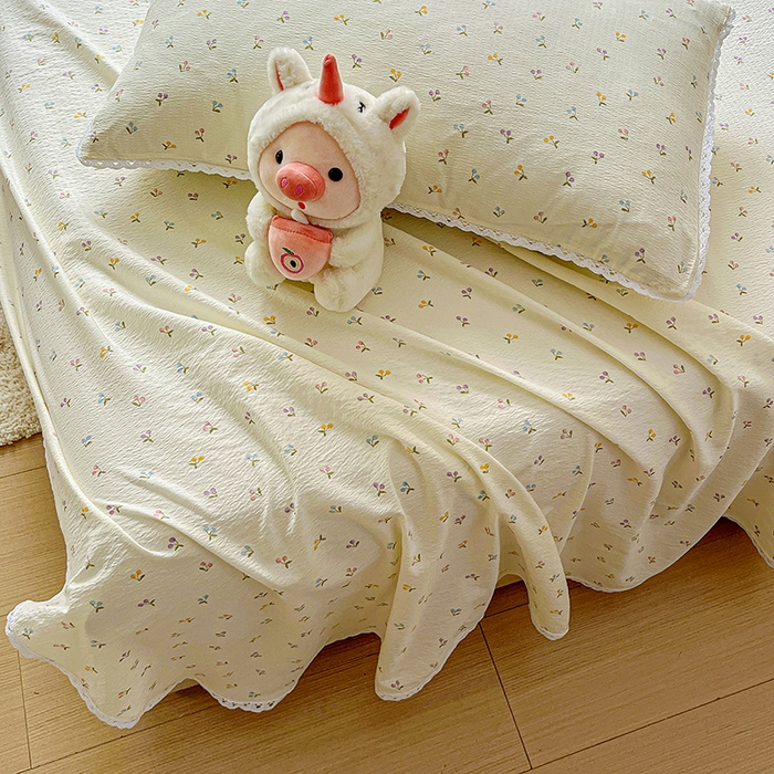 91家纺网 家纺一手货源 找家纺 水木坊 2025新款云感提花双层纱花边床单 小樱桃