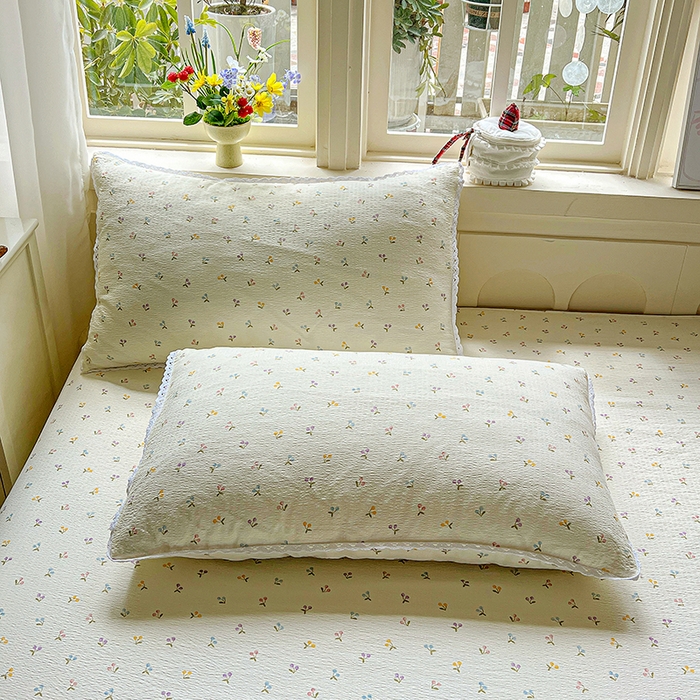 91家纺网 家纺一手货源 找家纺 水木坊 2025新款云感提花双层纱花边床单 小樱桃