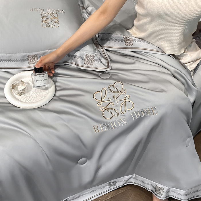 91家纺网 家纺一手货源 找家纺 露梦家纺 2026新款初夏水洗真丝夏被四件套 初夏-薄雾灰