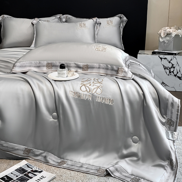 91家纺网 家纺一手货源 找家纺 露梦家纺 2026新款初夏水洗真丝夏被四件套 初夏-薄雾灰