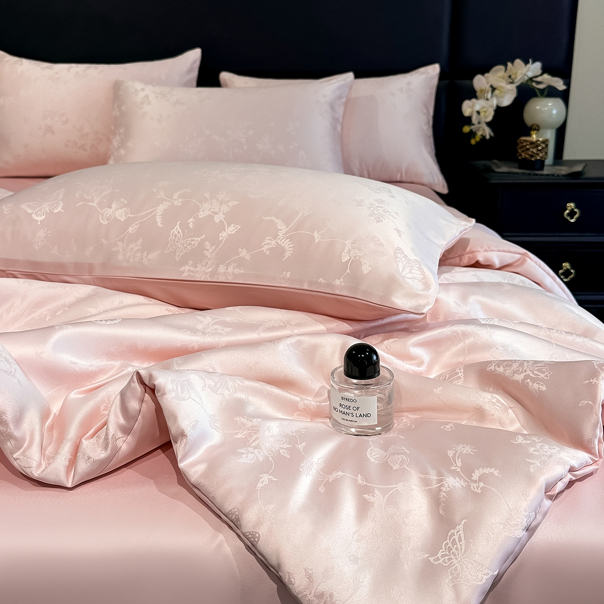 91家纺网 家纺一手货源 找家纺 顺兴家居 2026新款提花水洗真丝夏被空调被四件套 夏被雾中花影-粉玉