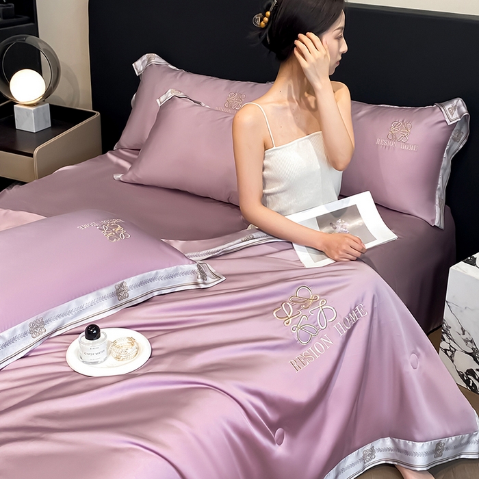 91家纺网 家纺一手货源 找家纺 露梦家纺 2026新款初夏水洗真丝夏被四件套 初夏-木槿紫