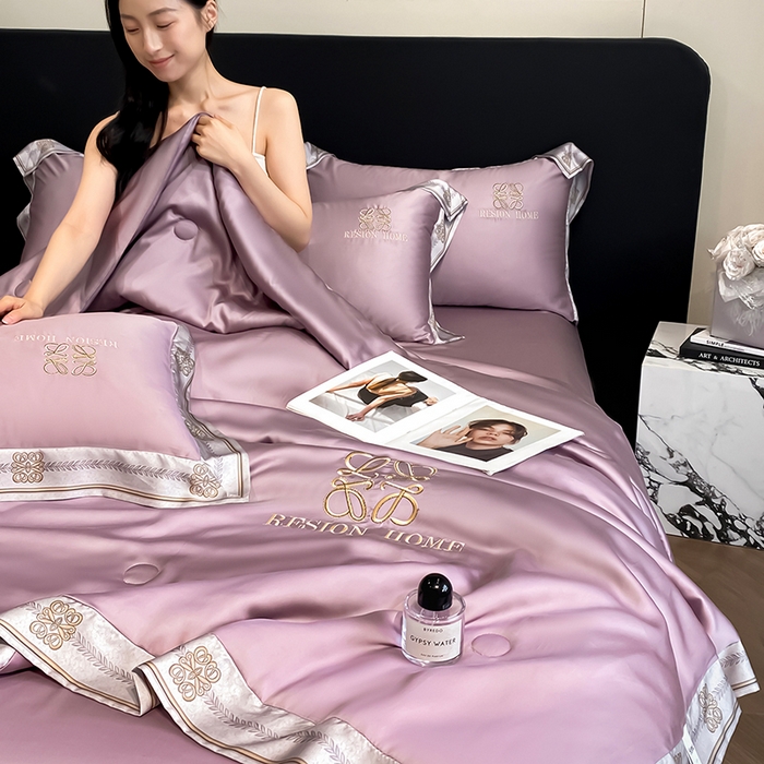 91家纺网 家纺一手货源 找家纺 露梦家纺 2026新款初夏水洗真丝夏被四件套 初夏-木槿紫