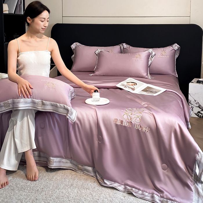 91家纺网 家纺一手货源 找家纺 露梦家纺 2026新款初夏水洗真丝夏被四件套 初夏-木槿紫