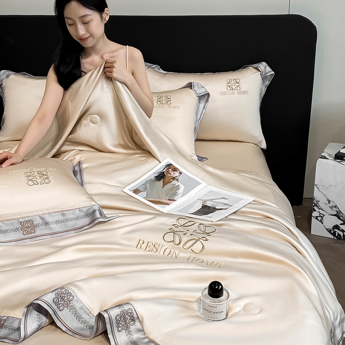 91家纺网 家纺一手货源 找家纺 露梦家纺 2026新款初夏水洗真丝夏被四件套 初夏-浅香槟