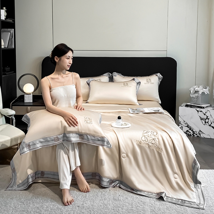 91家纺网 家纺一手货源 找家纺 露梦家纺 2026新款初夏水洗真丝夏被四件套 初夏-浅香槟