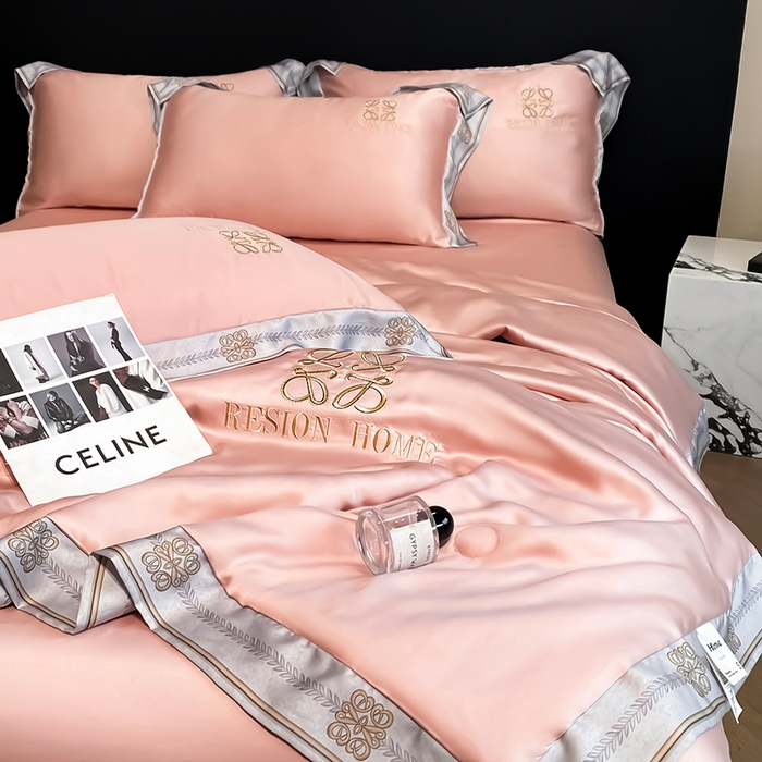 91家纺网 家纺一手货源 找家纺 露梦家纺 2026新款初夏水洗真丝夏被四件套 初夏-胭脂粉