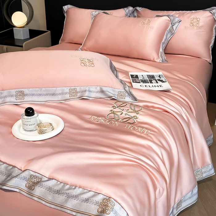 91家纺网 家纺一手货源 找家纺 露梦家纺 2026新款初夏水洗真丝夏被四件套 初夏-胭脂粉